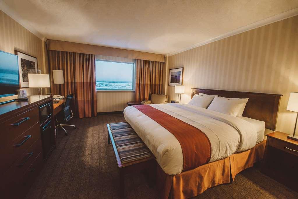 The Explorer Hotel Єллоунайф Номер фото